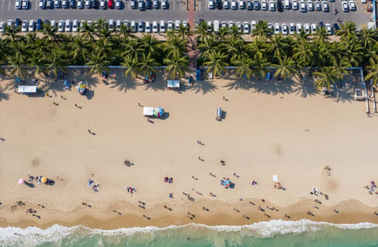 Sharjah Beach Guide: Visiting Tips for Tourists and Families